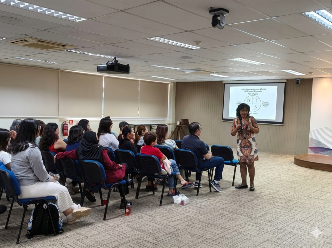 Caroline delivering DISC profiling workshop